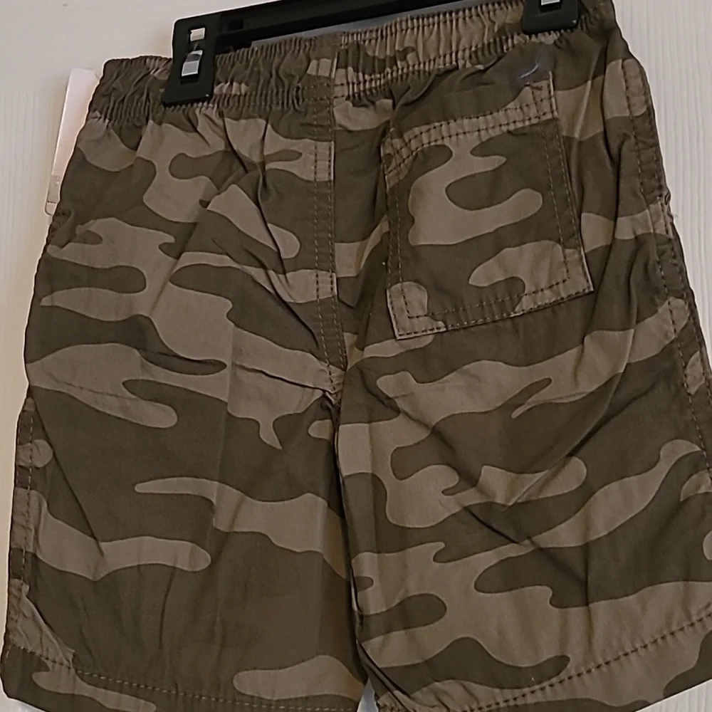 💥3for$12💥 NWT Carters camouflage shorts, size 4T